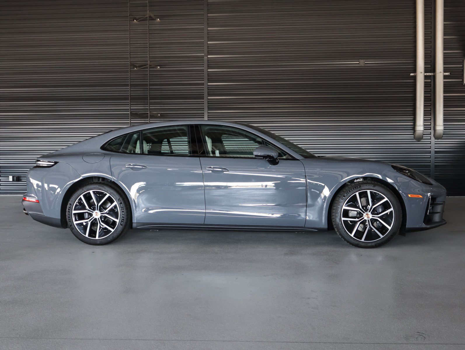 Used 2026 Porsche Panamera image 11
