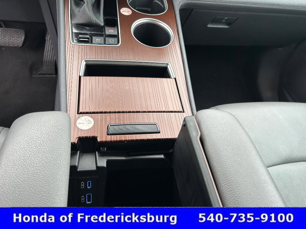 Used 2024 Toyota Sienna XLE image 25