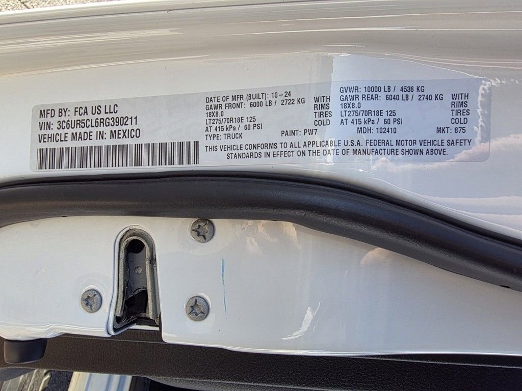 Used 2024 RAM 2500 Tradesman w/ Chrome Appearance Group image 33