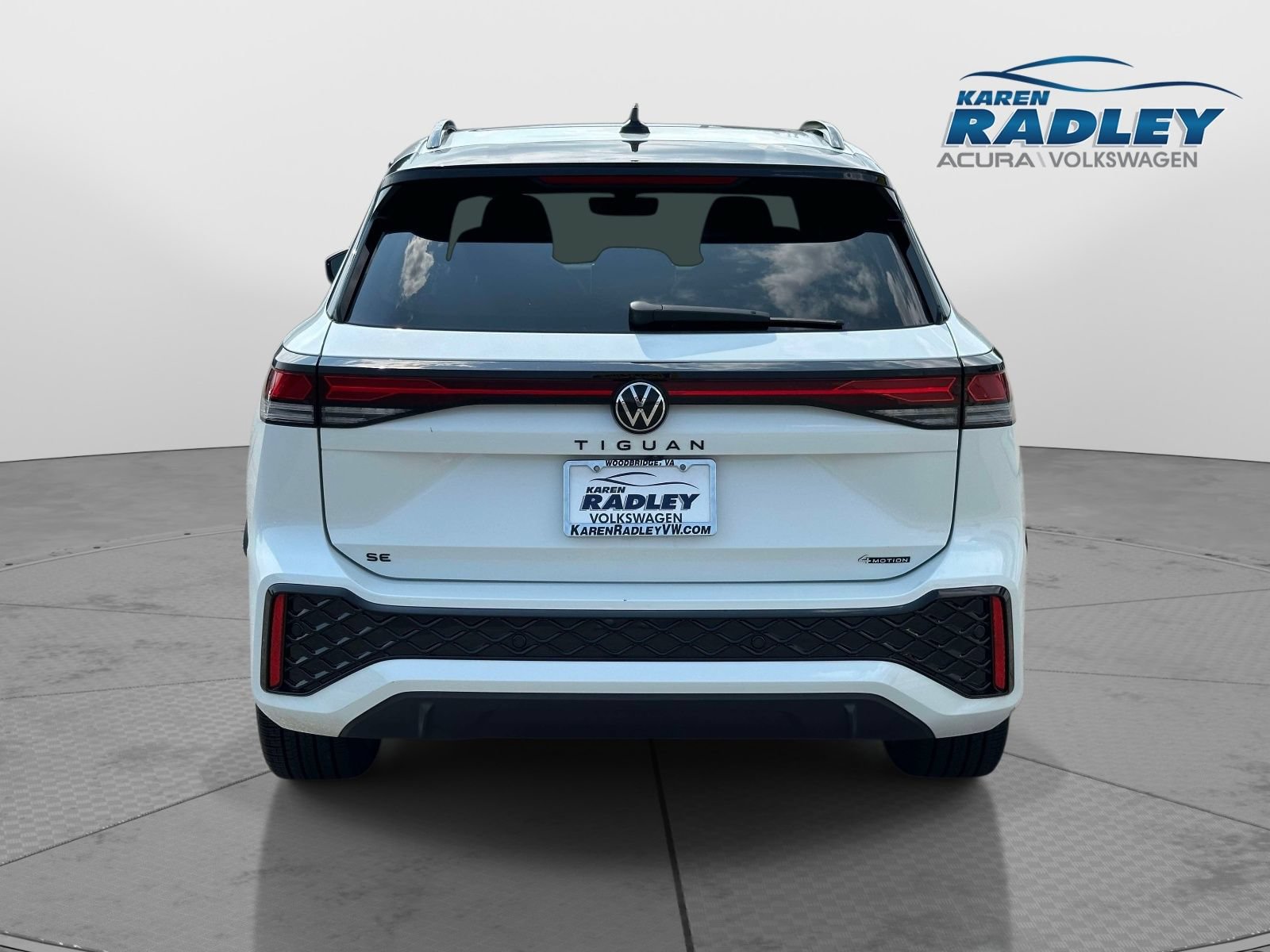 Certified 2026 Volkswagen Tiguan SE R-Line AWD/4WD image 3