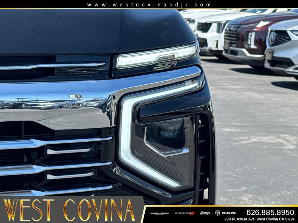 Used 2025 Chevrolet Suburban Premier AWD/4WD image 14