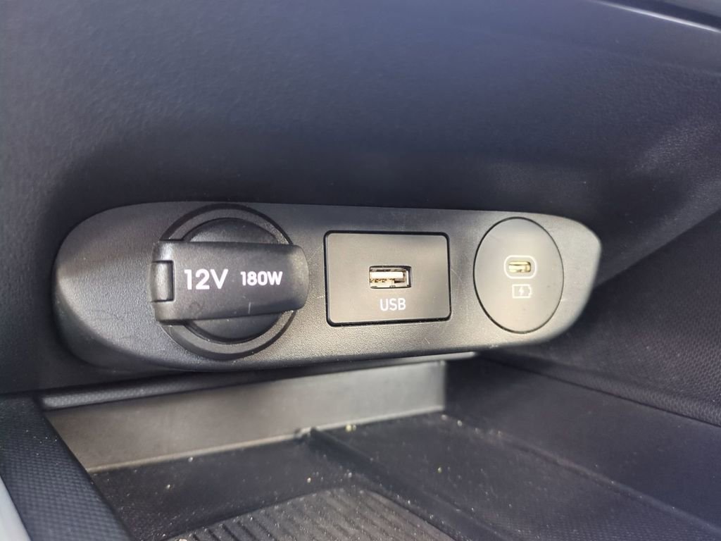 Certified 2024 Hyundai Elantra Limited FWD image 26