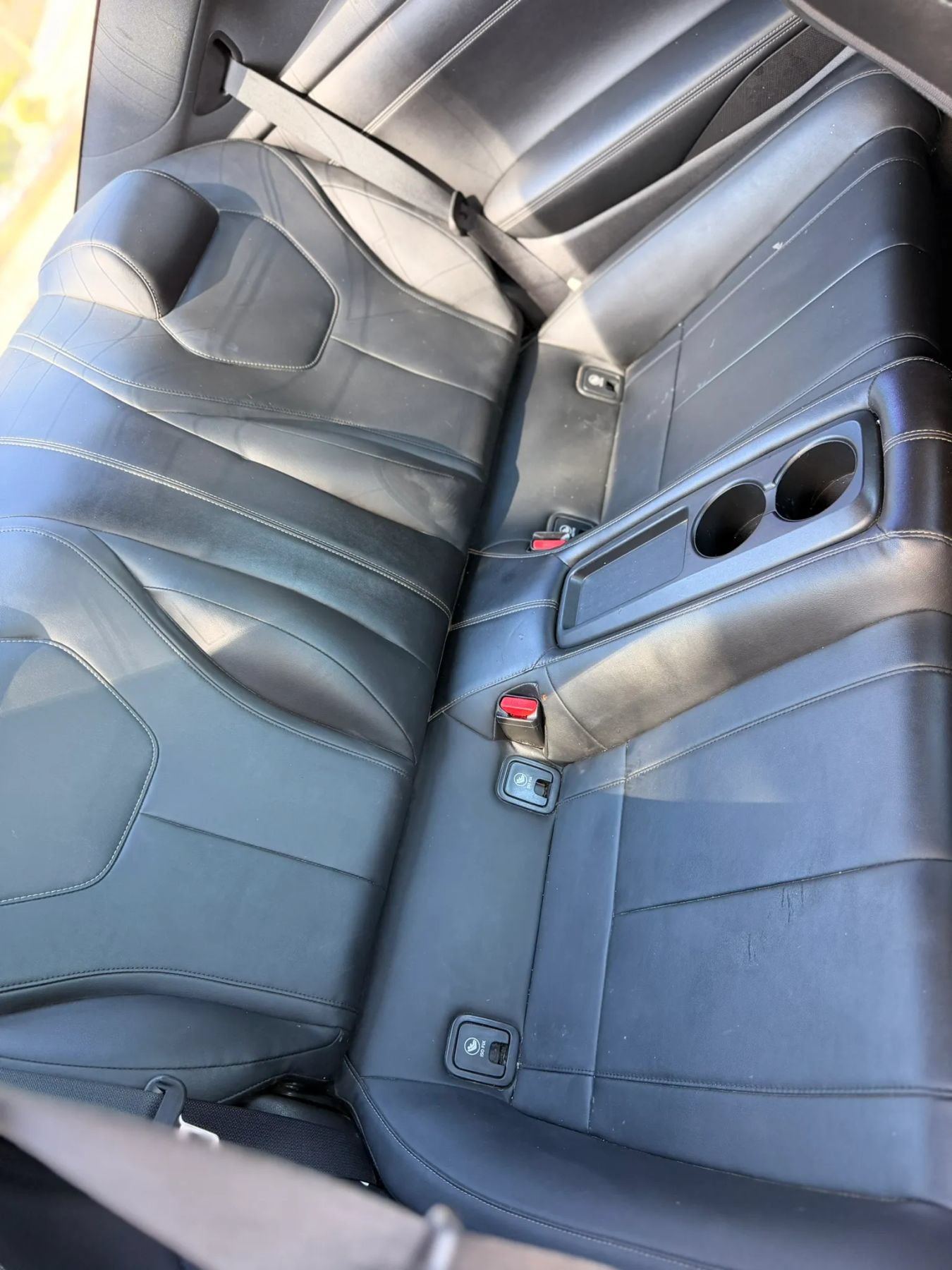 Used 2017 INFINITI Q60 2.0t w/ Moonroof Package RWD image 12