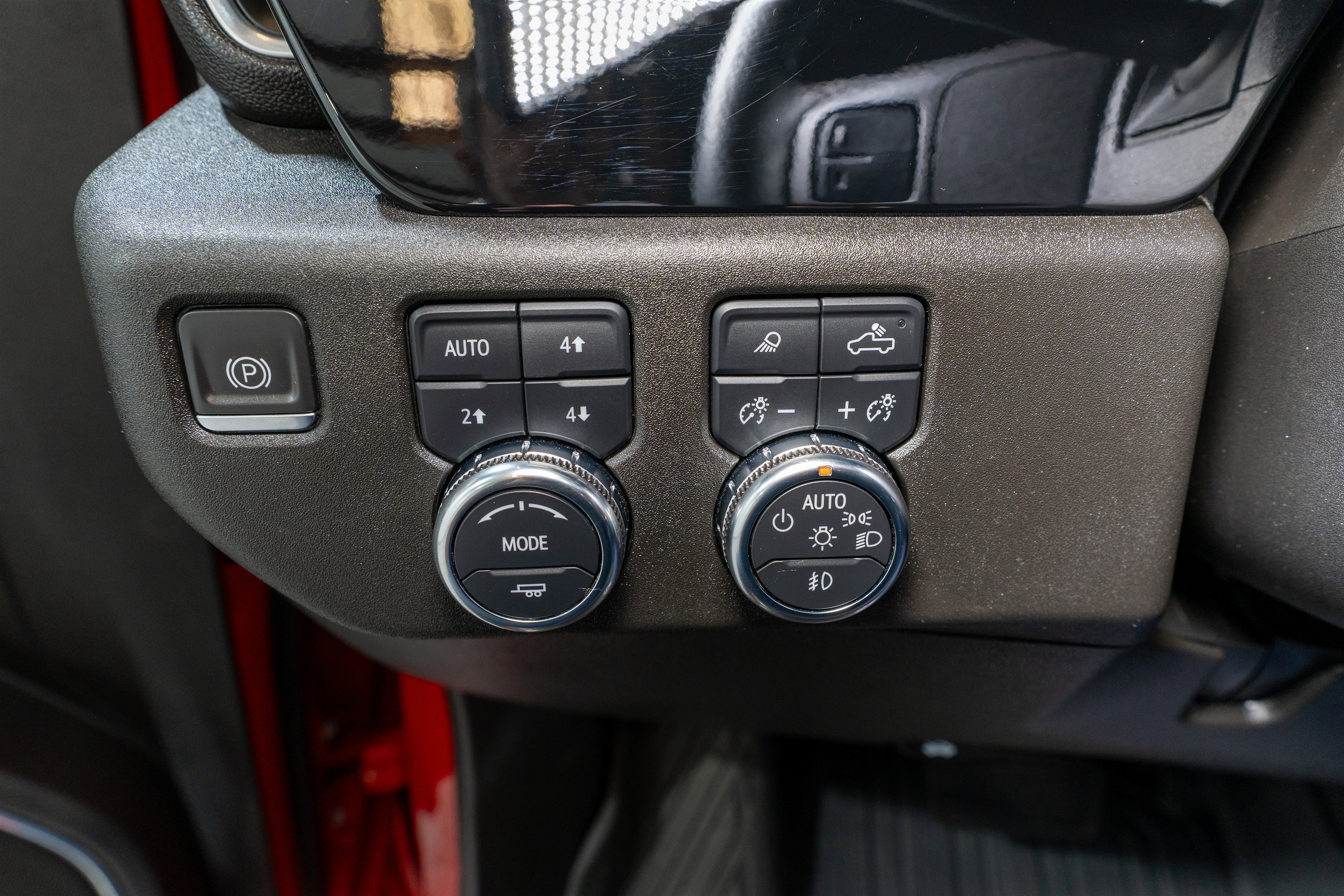 Used 2024 GMC Sierra 2500 SLE w/ SLE Value Package image 31