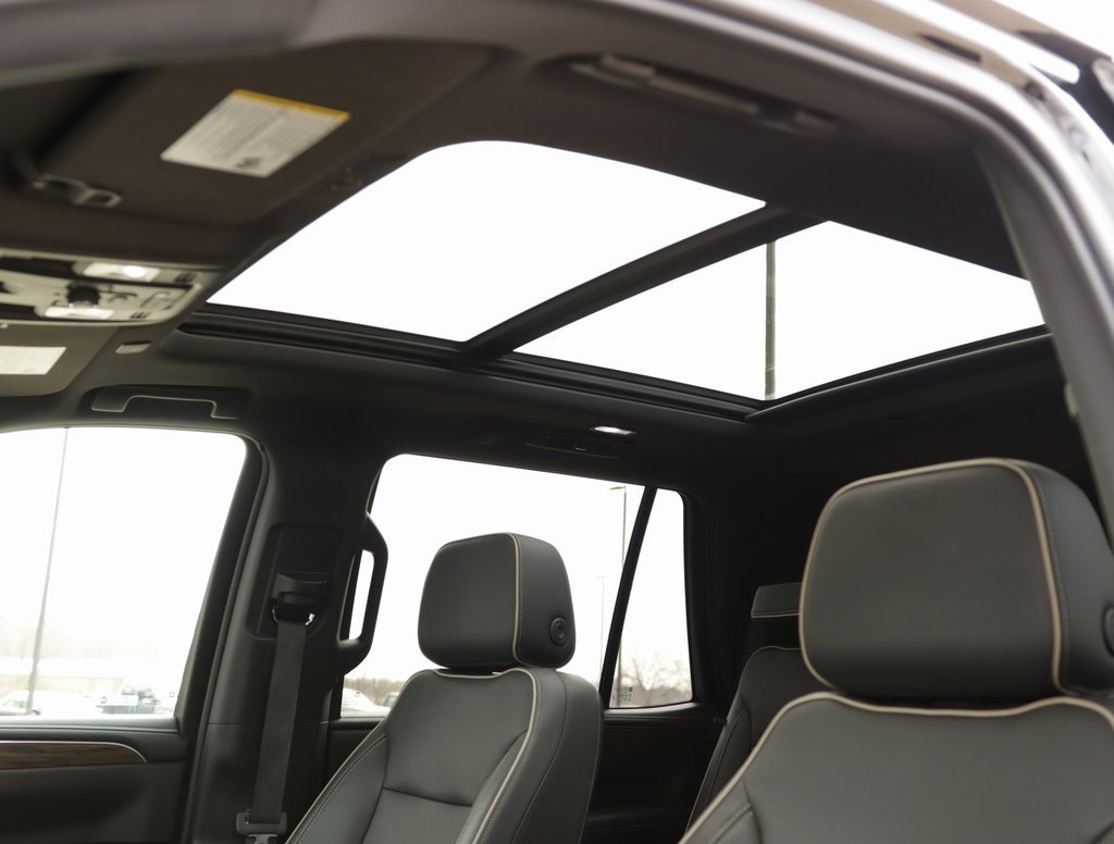 Used 2021 Chevrolet Tahoe Premier w/ Premium Package image 26