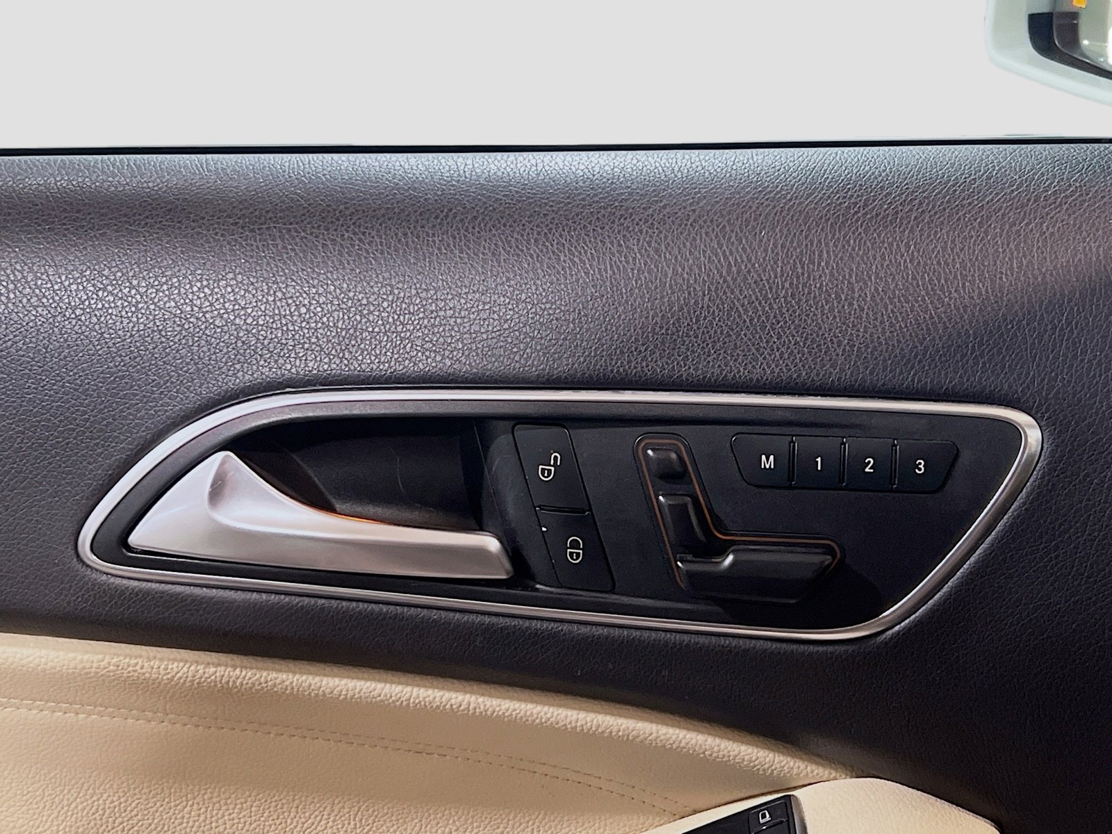 Used 2016 Mercedes-Benz GLA 250 4MATIC image 14