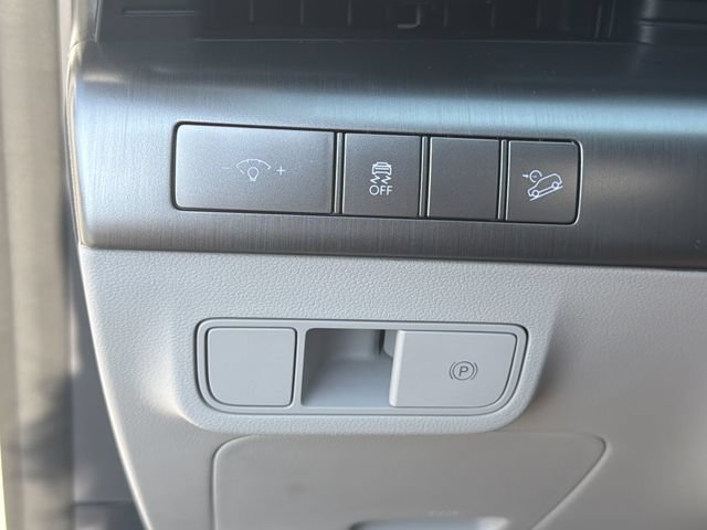 Certified 2025 Hyundai Kona SEL FWD image 35