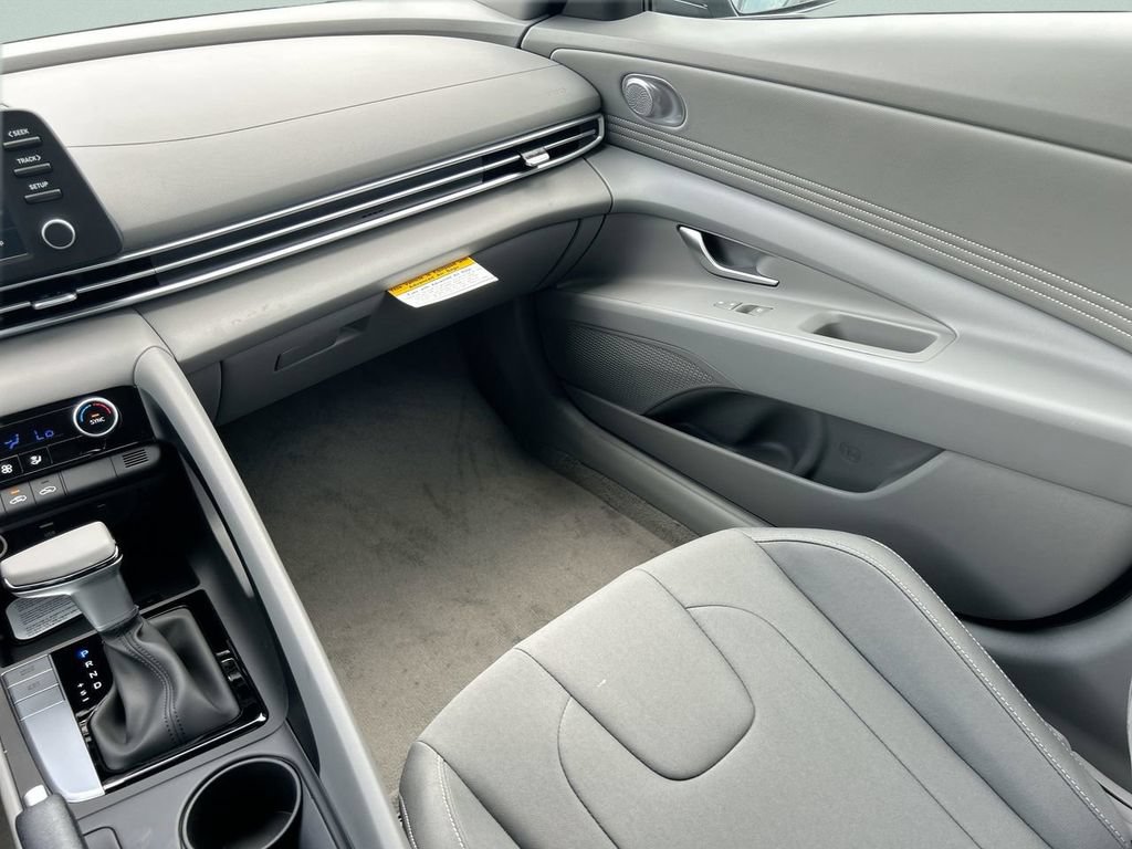 New 2026 Hyundai Elantra Sport FWD image 18