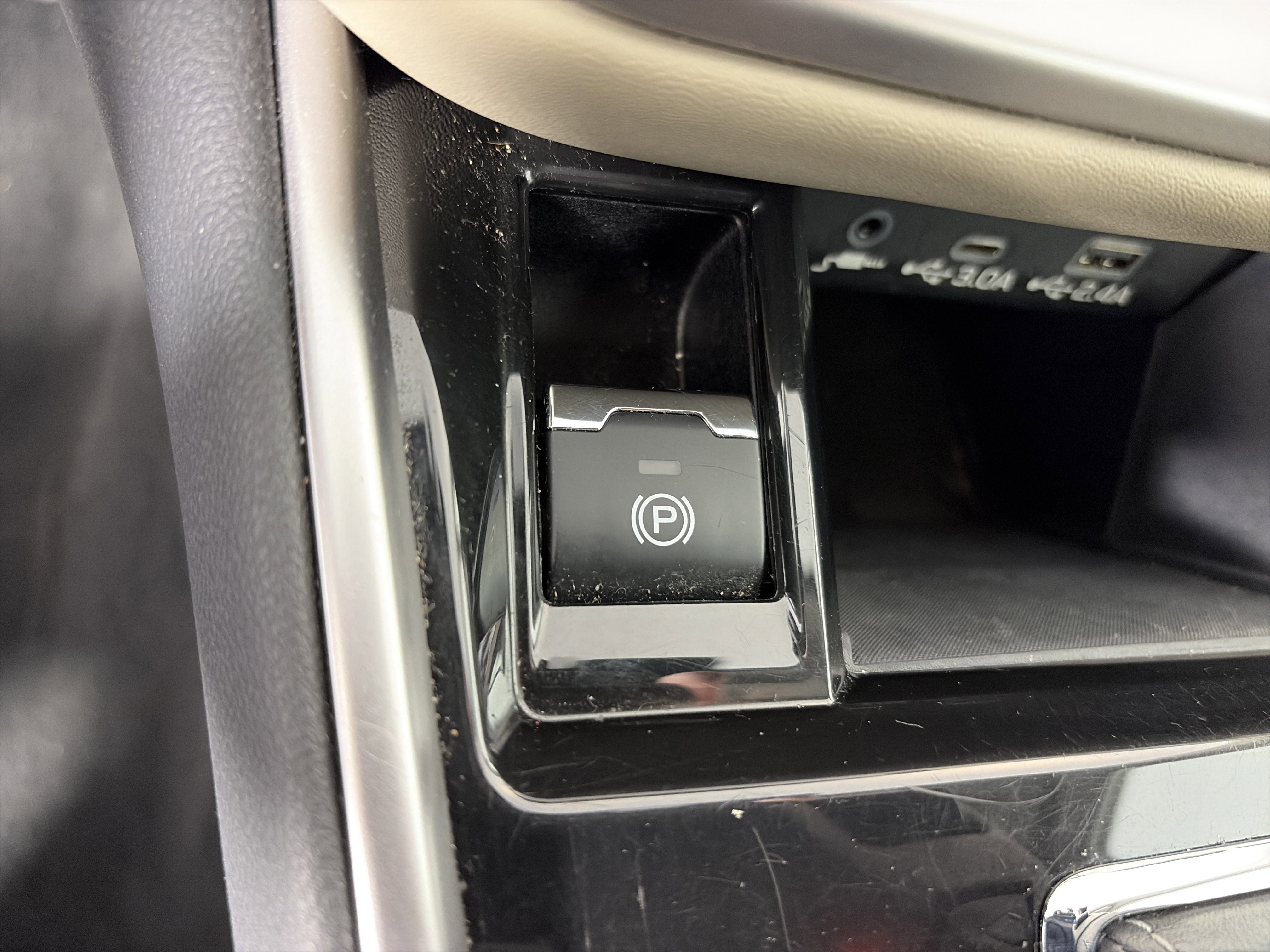 Used 2023 Subaru Outback Limited image 31