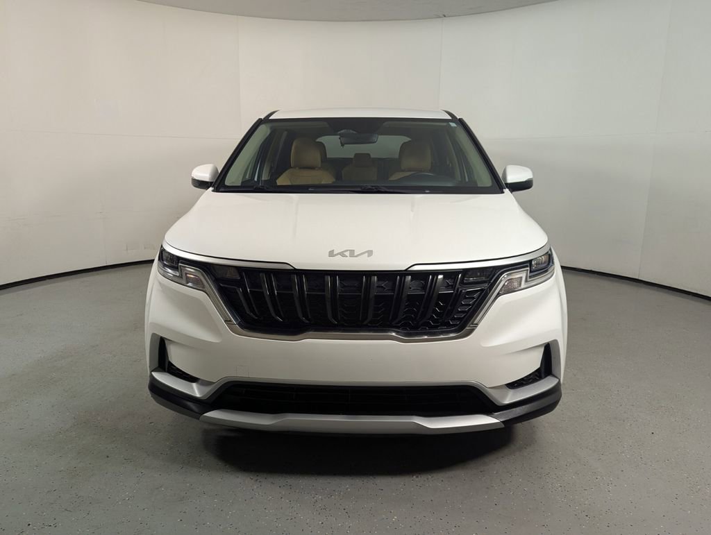 Used 2024 Kia Carnival LX image 2