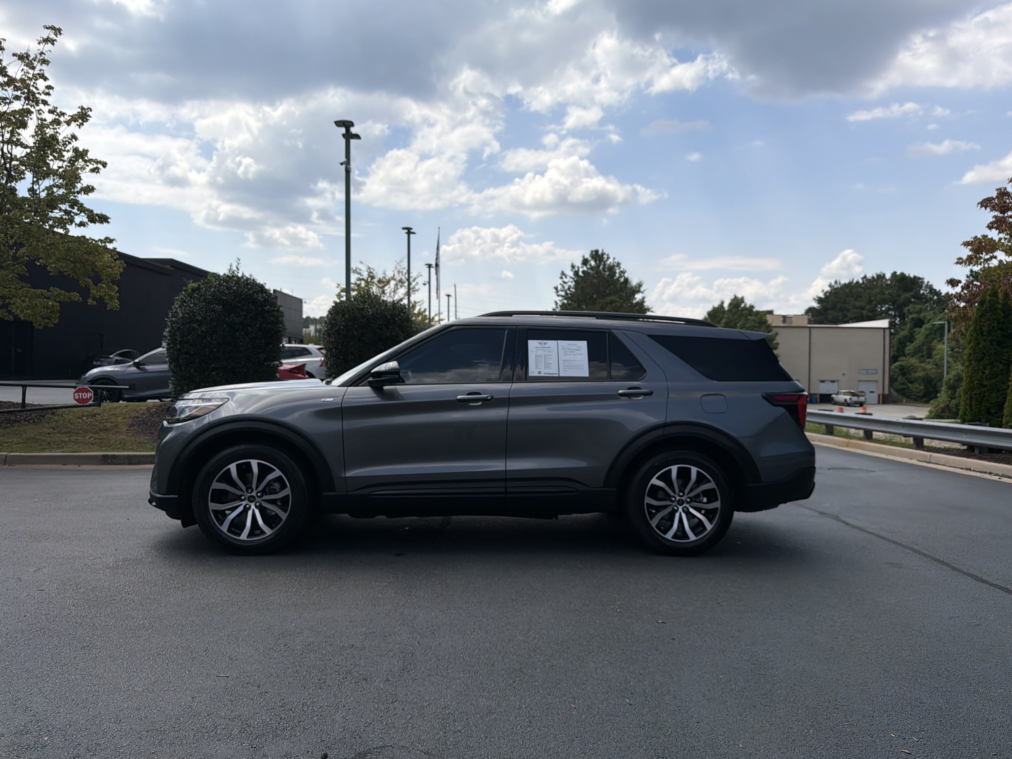 Used 2025 Ford Explorer ST-Line RWD image 13