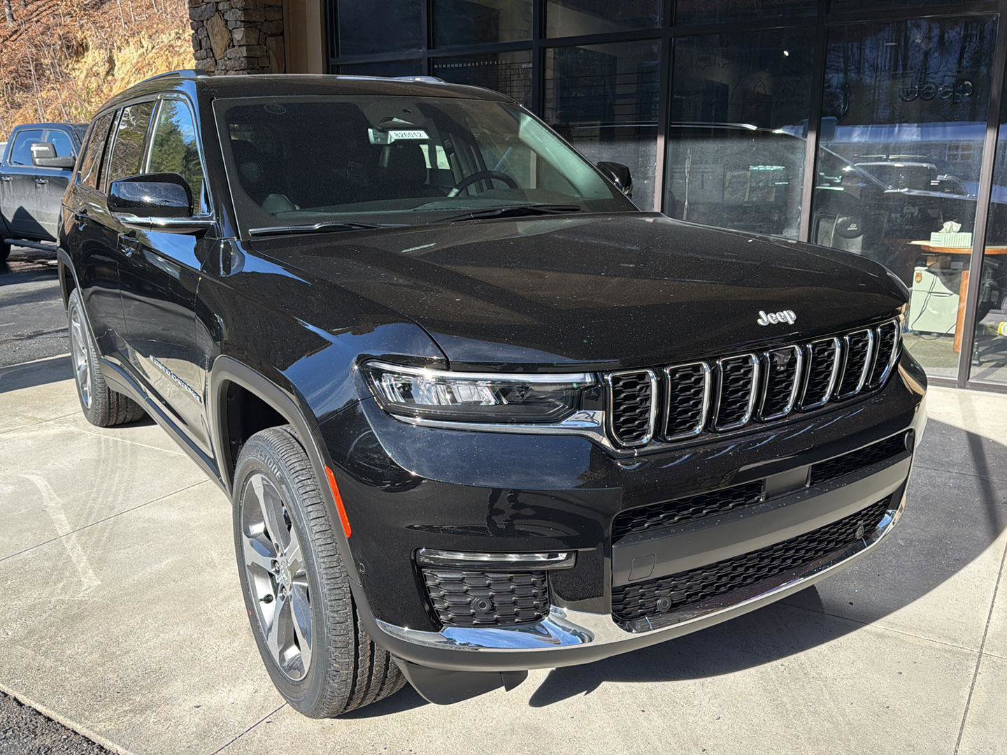 New 2025 Jeep Grand Cherokee L Limited w/ Luxury Tech Group II