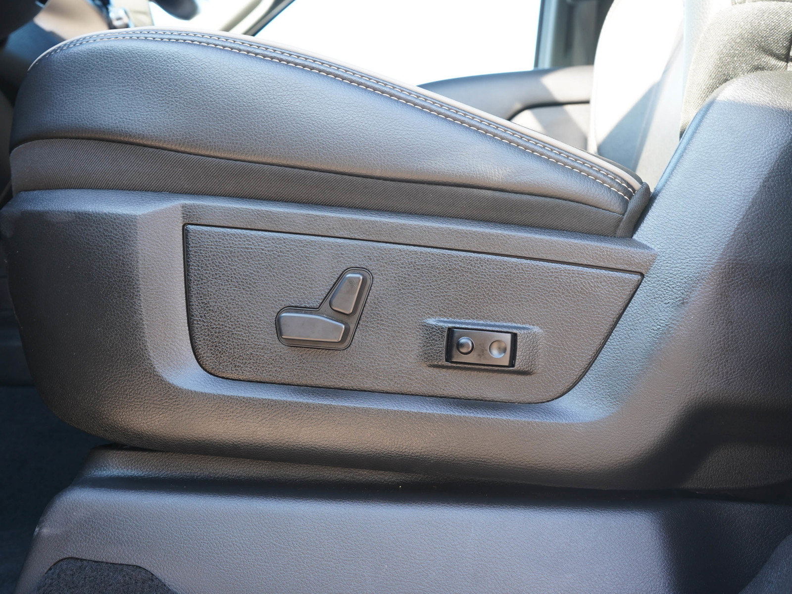 Used 2019 RAM 2500 Laramie AWD/4WD image 18