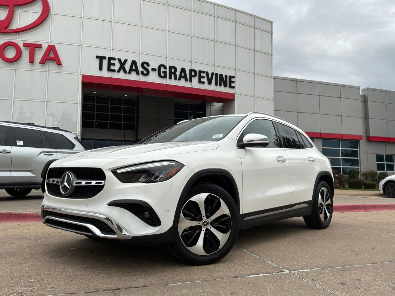 Used 2025 Mercedes-Benz GLA 250 image 2