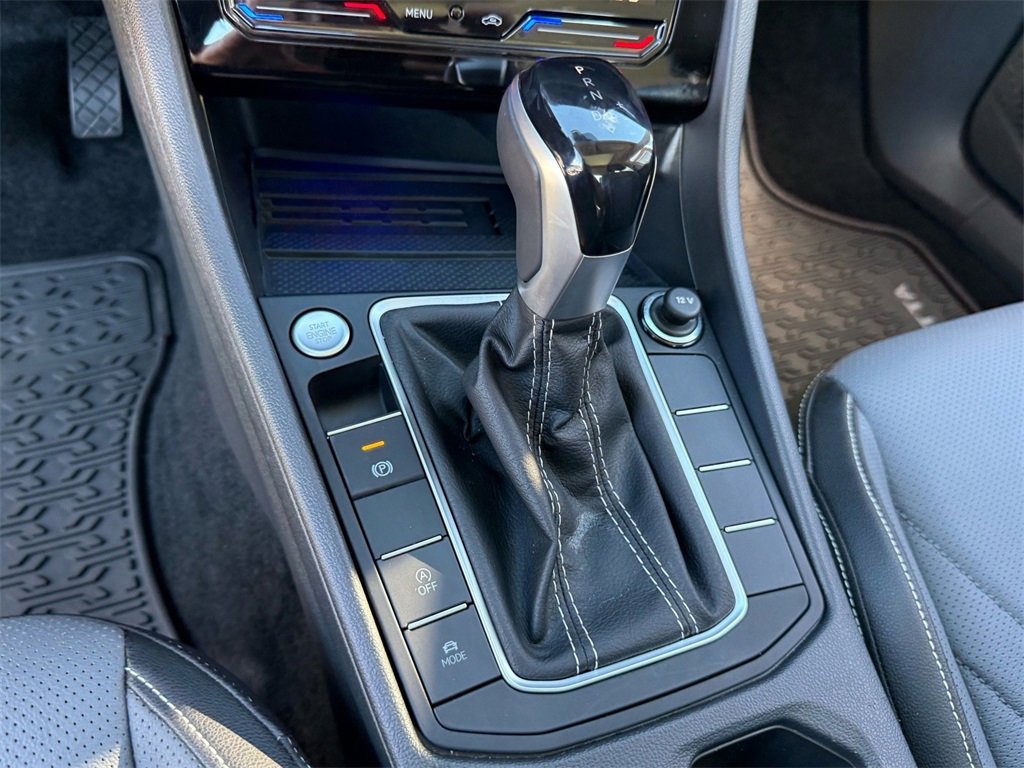 Certified 2025 Volkswagen Jetta SEL image 35