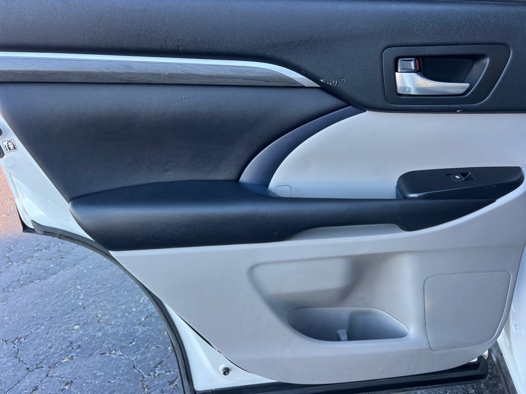 Used 2017 Toyota Highlander Limited AWD/4WD image 13