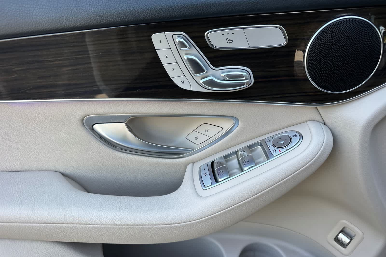 Used 2021 Mercedes-Benz GLC 300 image 10