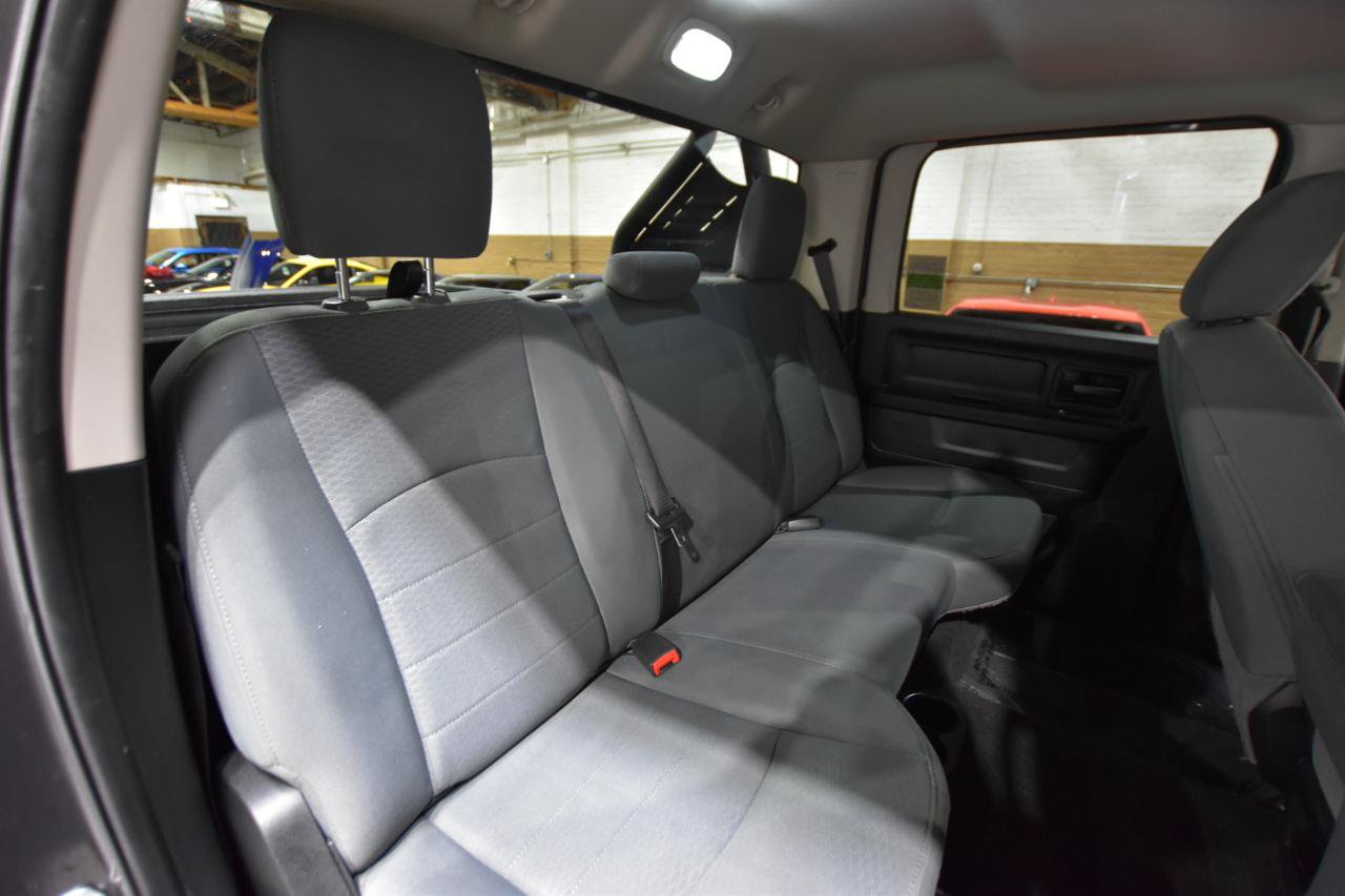 Used 2017 RAM 1500 Express w/ Express Value Package AWD/4WD image 40