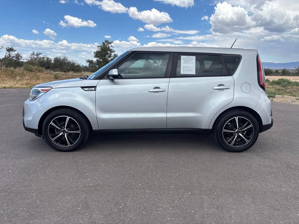 Used 2015 Kia Soul + FWD image 9