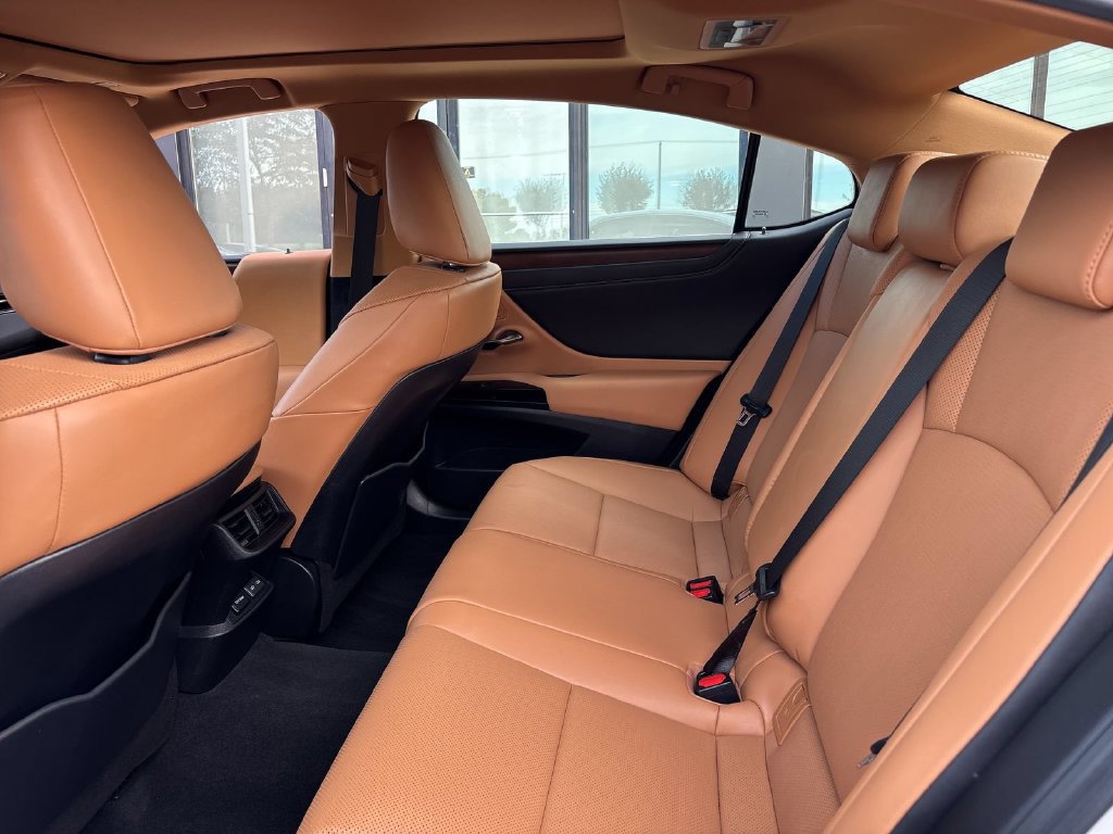 Used 2023 Lexus ES 350 w/ Premium Package FWD image 14