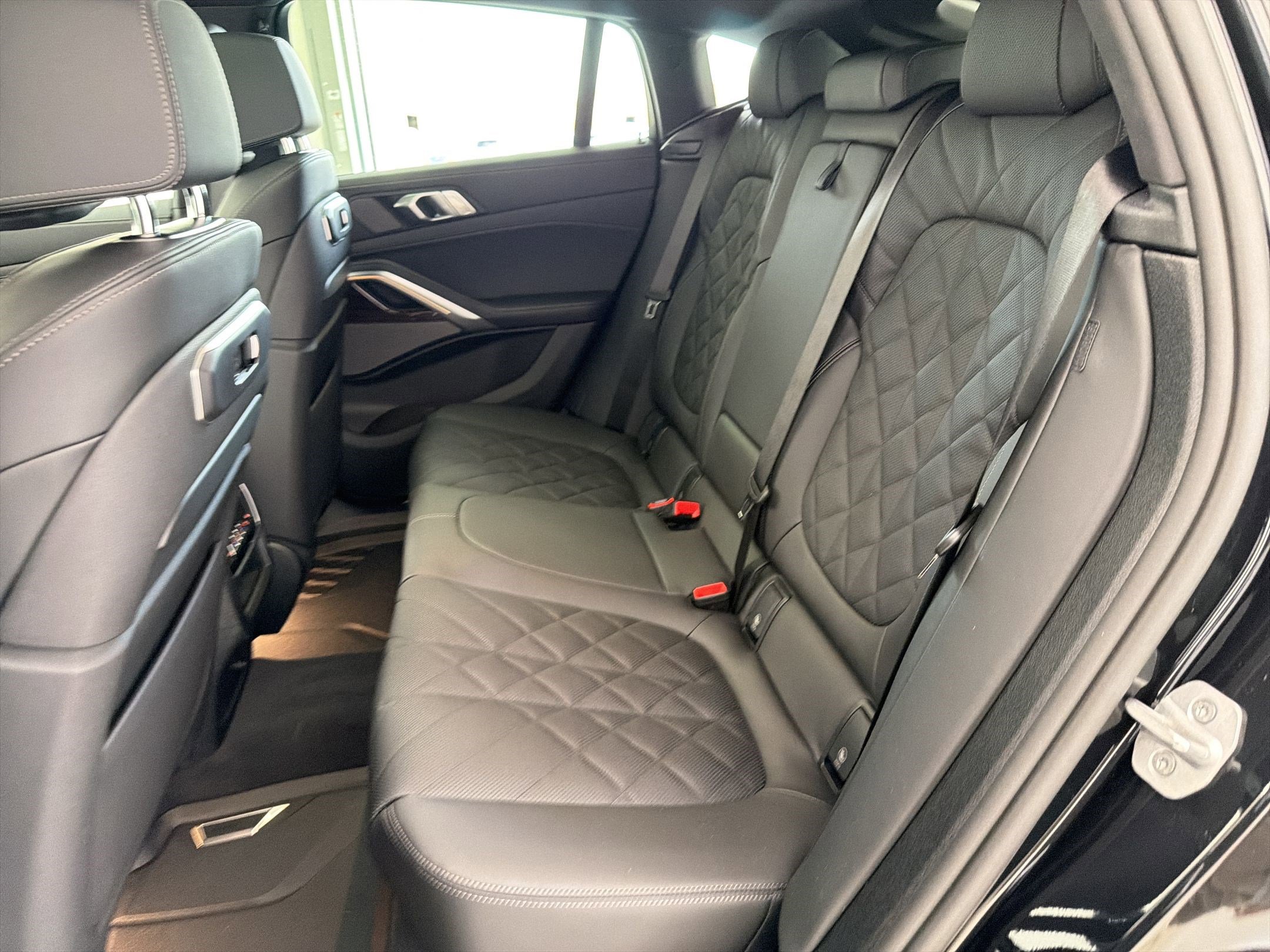 New 2026 BMW X6 xDrive40i image 15