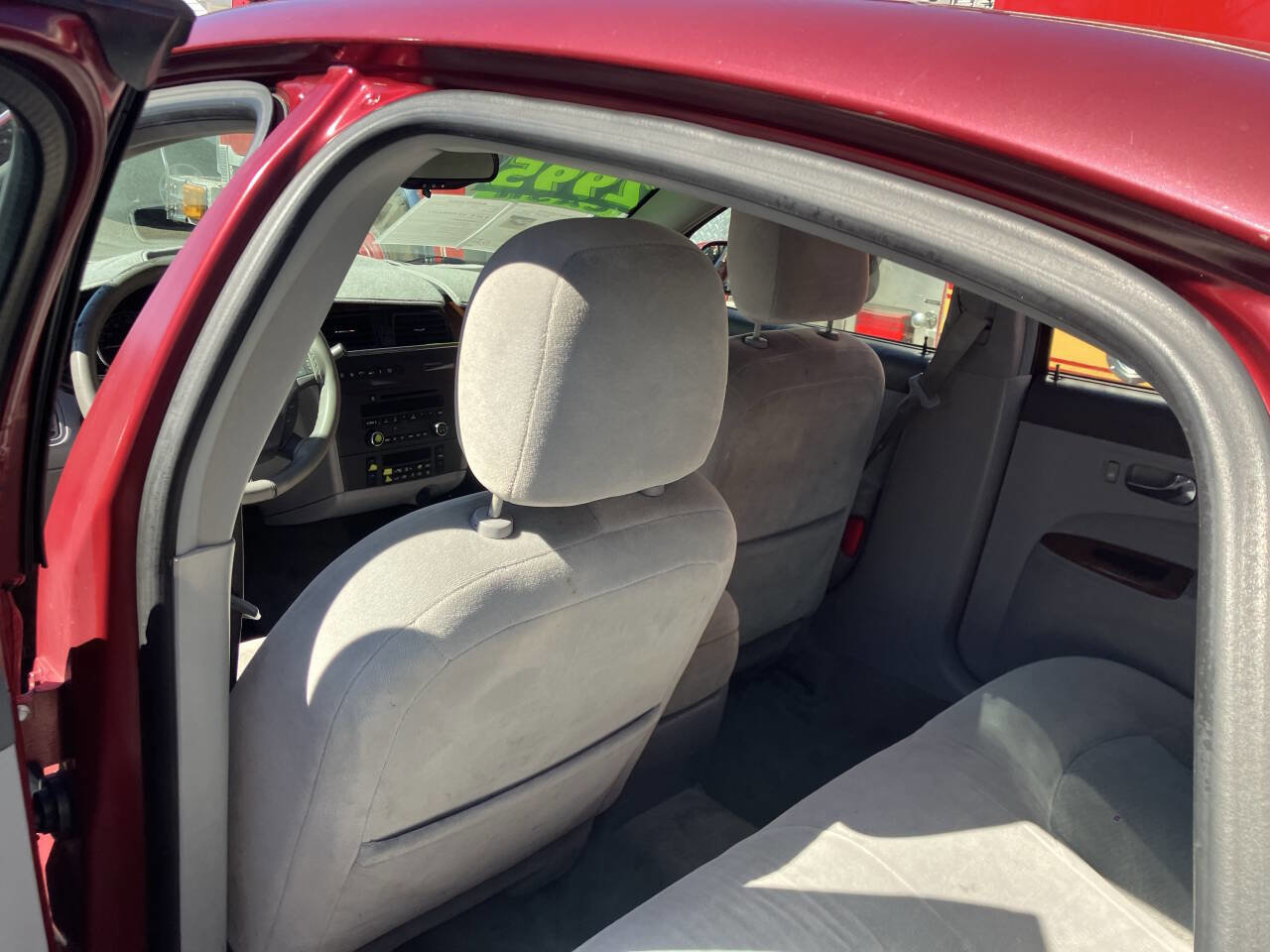 Used 2005 Buick LaCrosse CX w/ Silver Convenience Package image 19