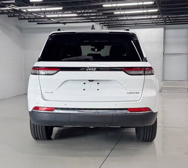 Used 2022 Jeep Grand Cherokee Limited AWD/4WD image 4