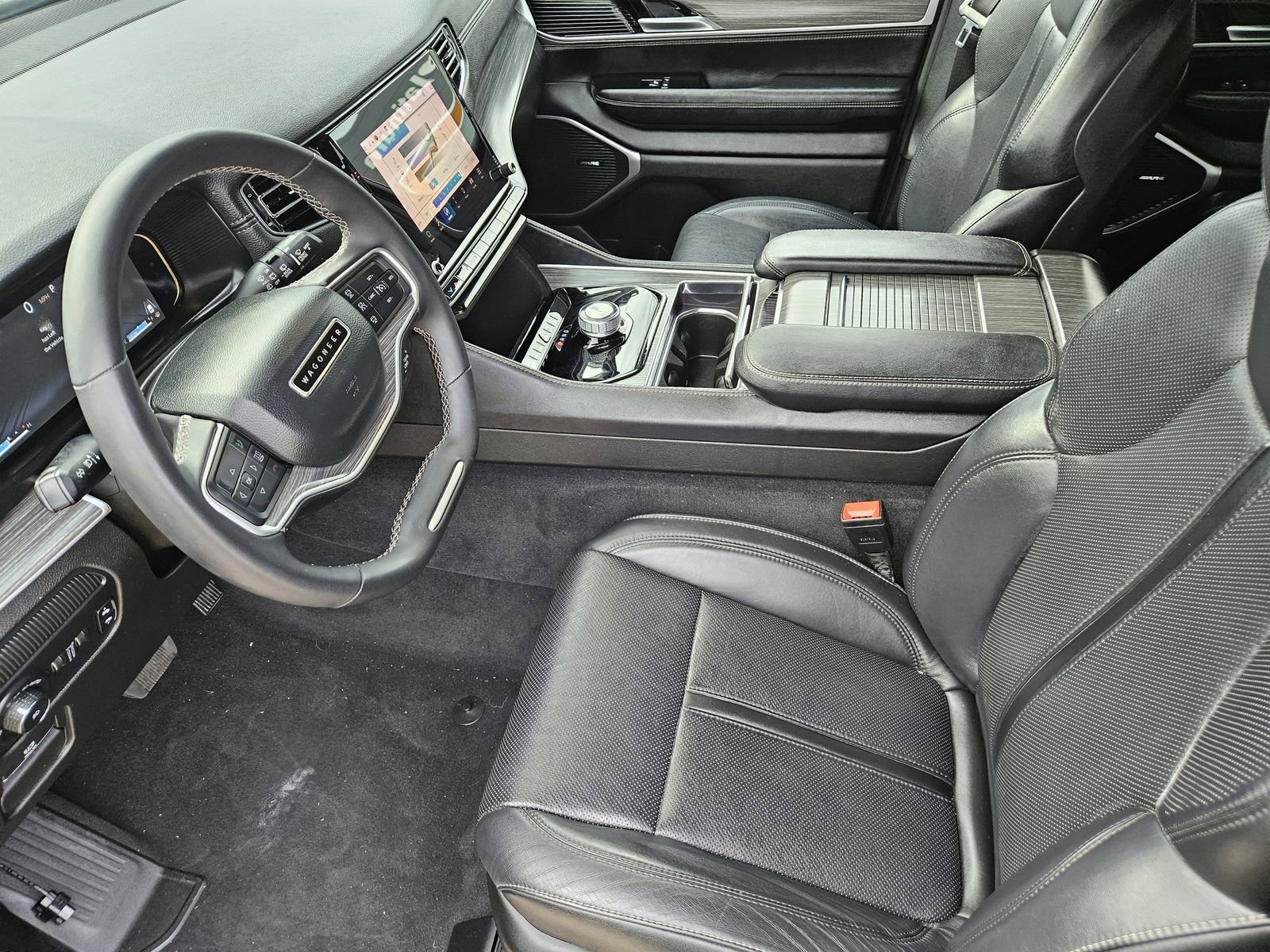 Used 2024 Jeep Wagoneer Series II w/ Flexible Seating Group RWD image 15