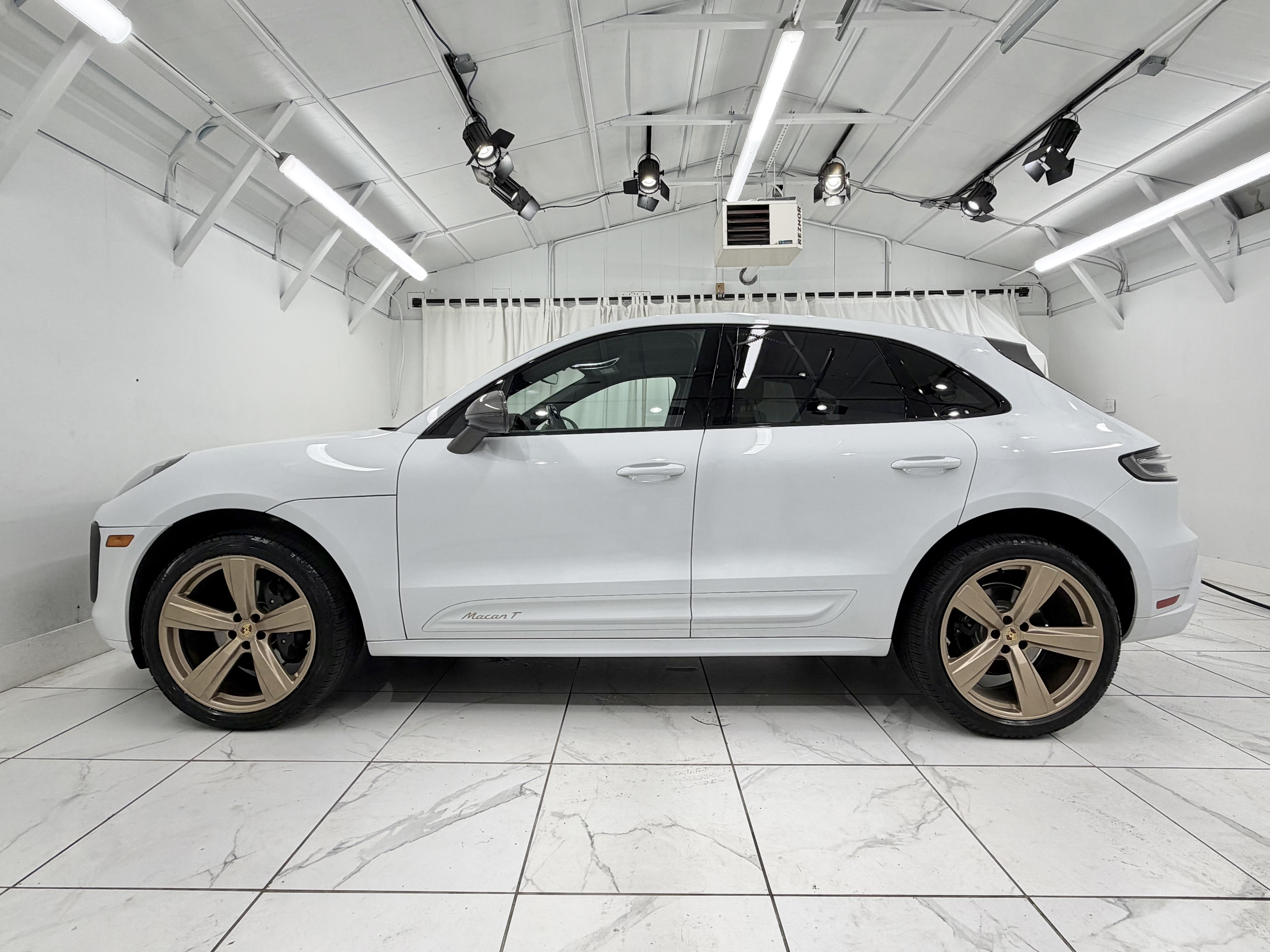 Certified 2023 Porsche Macan Turbo AWD/4WD image 2