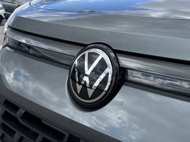 Certified 2025 Volkswagen Tiguan SE AWD/4WD image 30