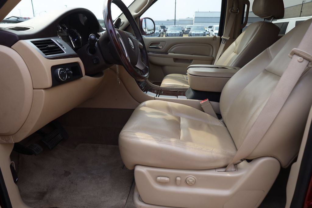 Used 2011 Cadillac Escalade ESV Premium AWD/4WD image 11