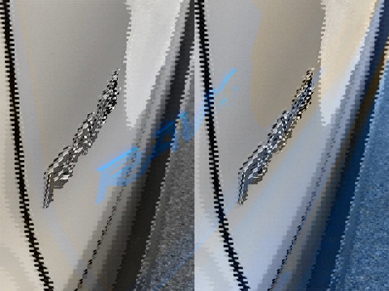 Used 2020 Toyota RAV4 XLE image 6