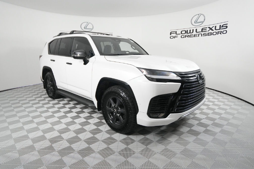Certified 2025 Lexus LX 700h Overtrail AWD/4WD image 3