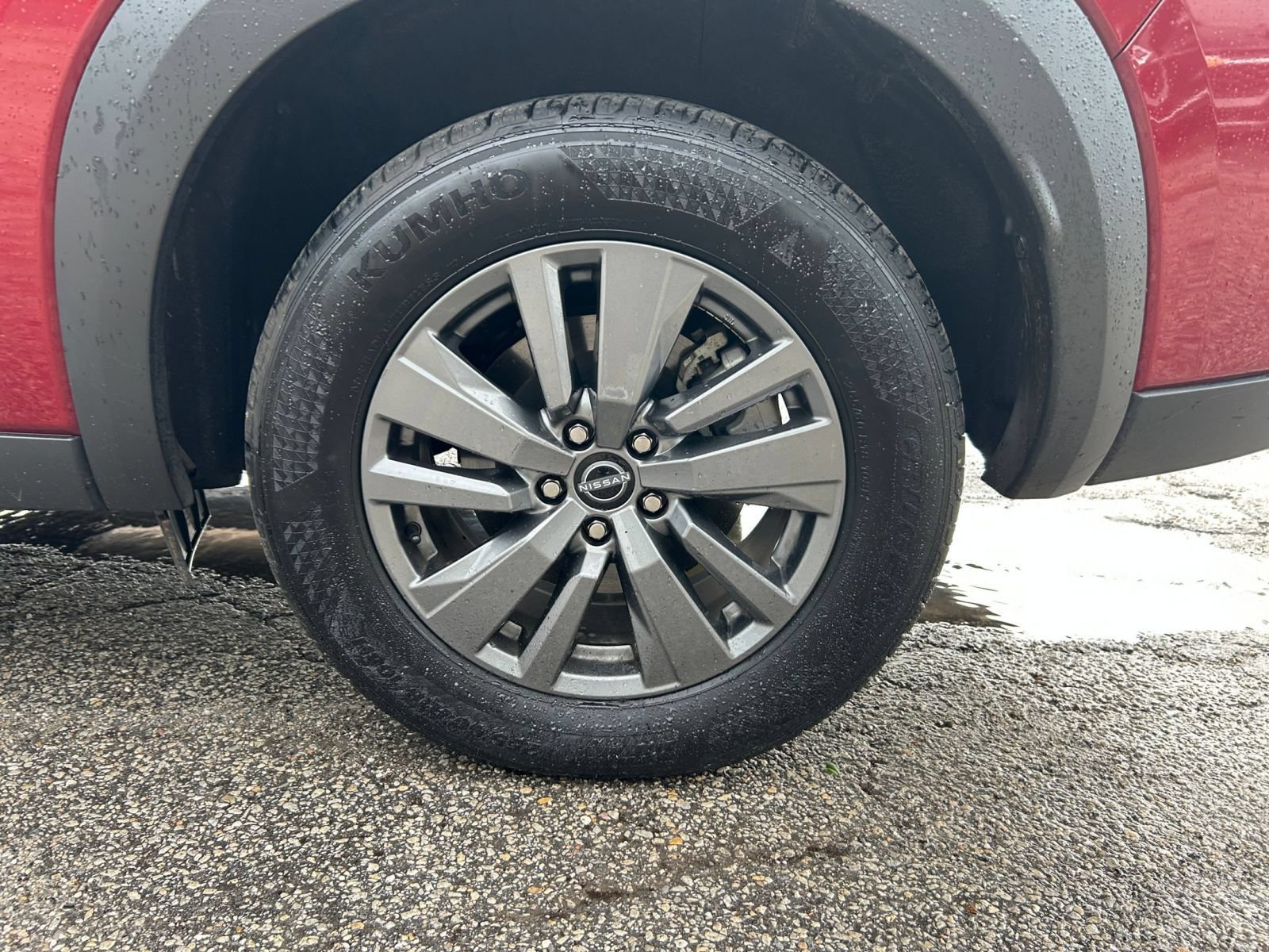 Used 2026 Nissan Pathfinder SV FWD image 26