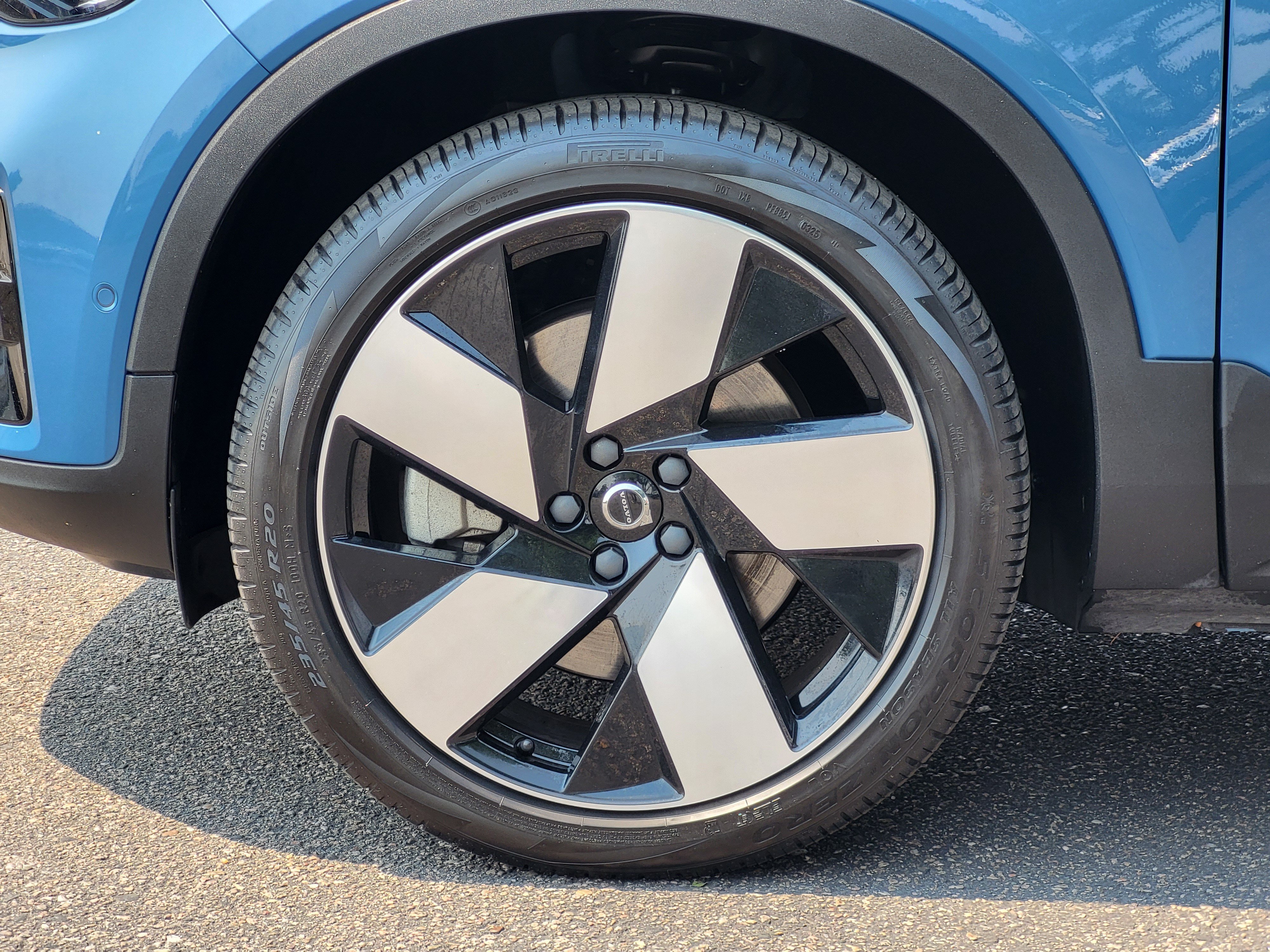 Certified 2023 Volvo XC40 Recharge Ultimate AWD/4WD image 8