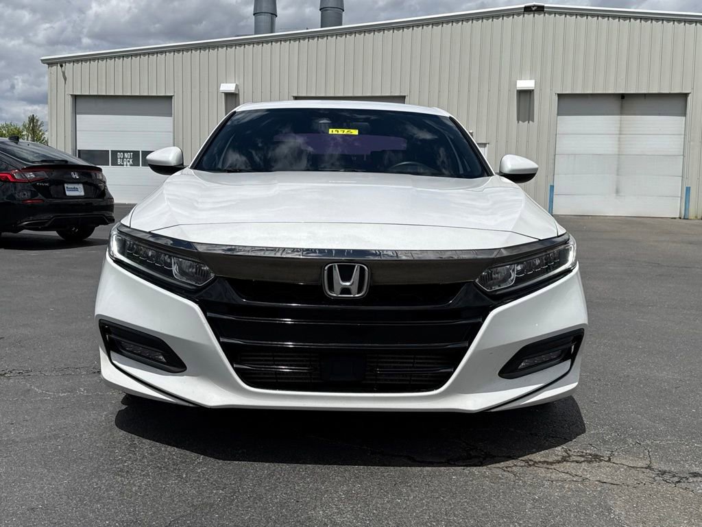 Used 2018 Honda Accord Sport image 2