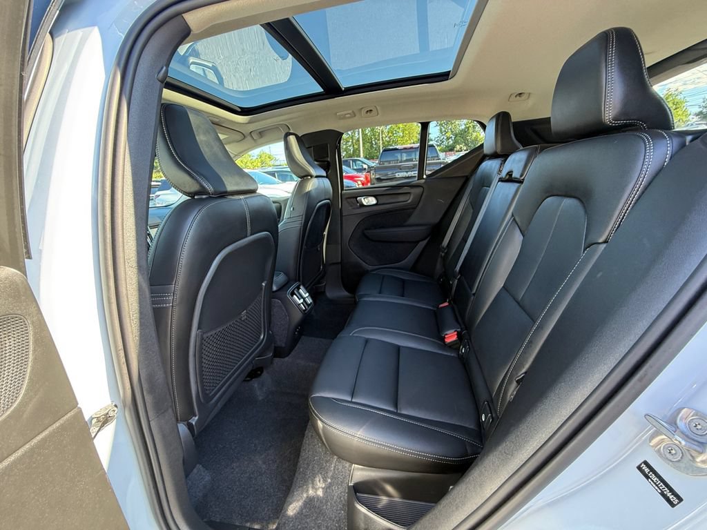 Used 2026 Volvo XC40 B5 Plus AWD/4WD image 24