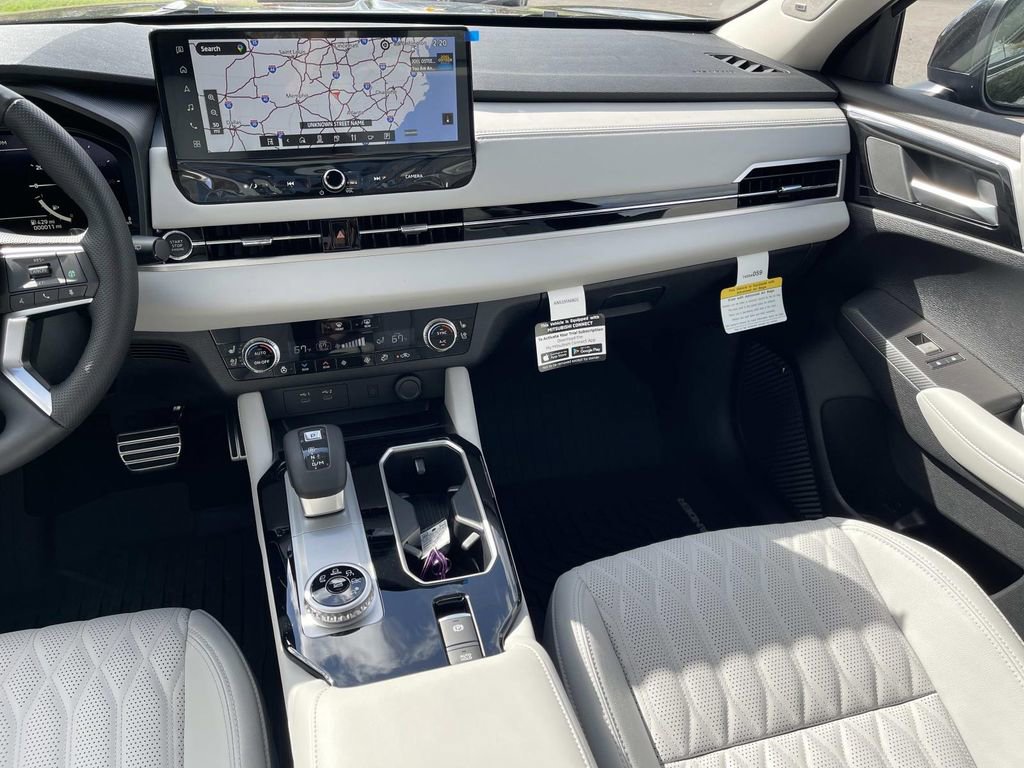 New 2025 Mitsubishi Outlander SEL image 15