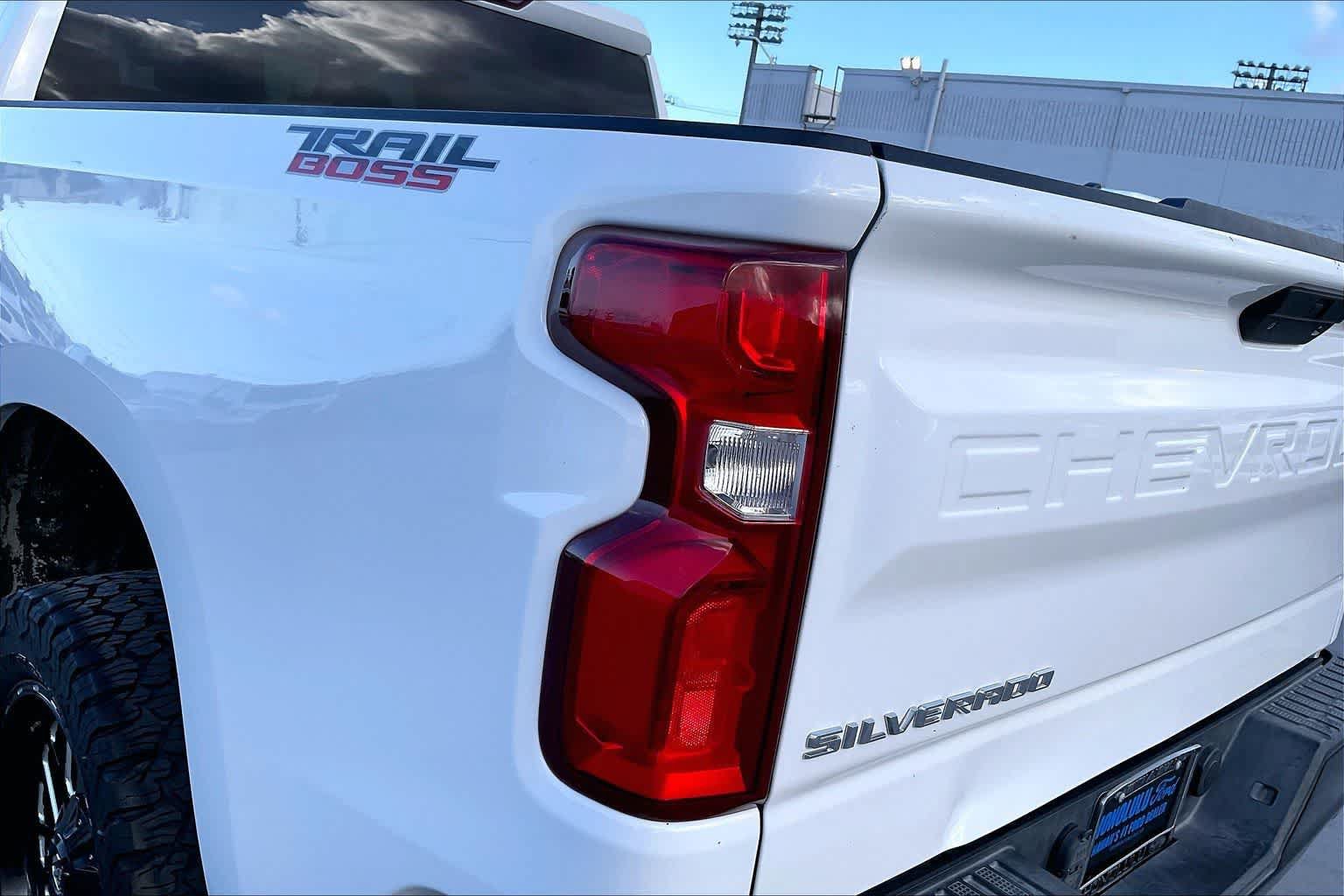 Used 2020 Chevrolet Silverado 1500 LT Trail Boss AWD/4WD image 32