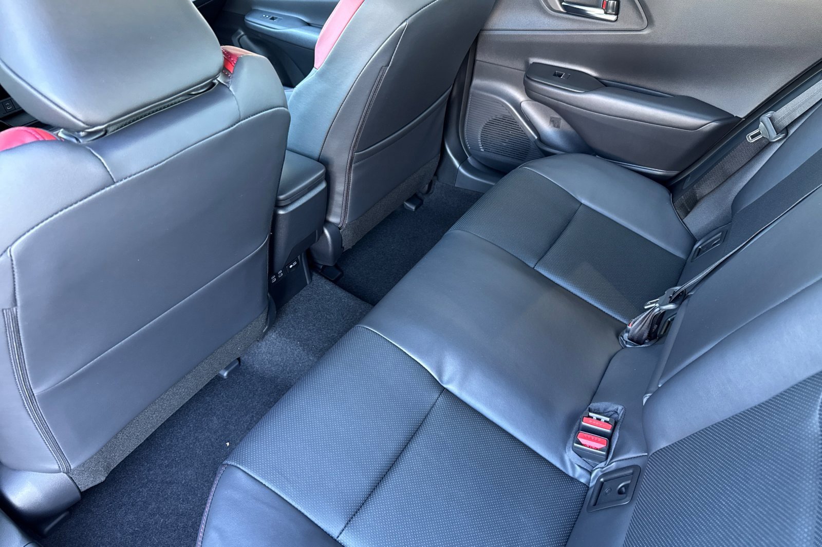 New 2026 Toyota Prius Plug-In Hybrid image 5