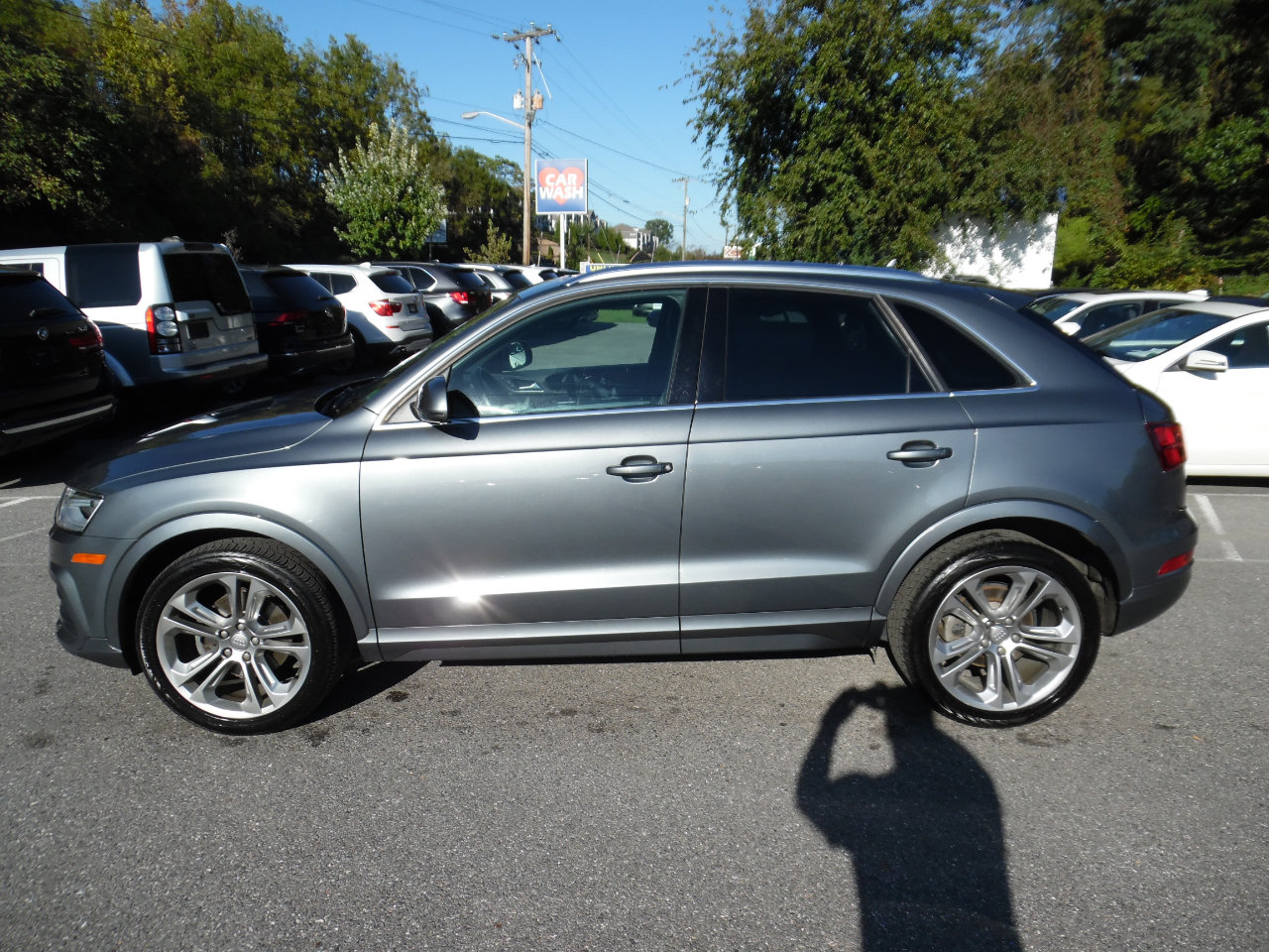 Used 2017 Audi Q3 2.0T Premium Plus w/ Premium Plus Package image 2