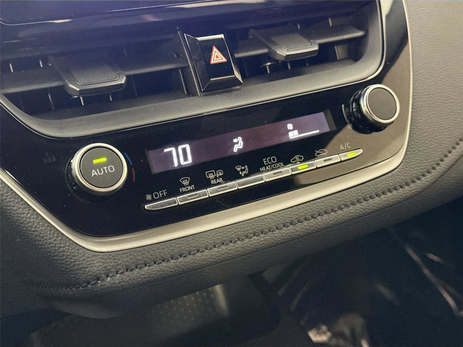 Certified 2024 Toyota Corolla SE image 22