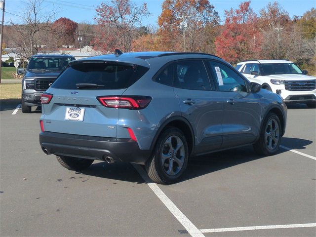 Used 2025 Ford Escape ST-Line w/ Equipment Group 301A image 13