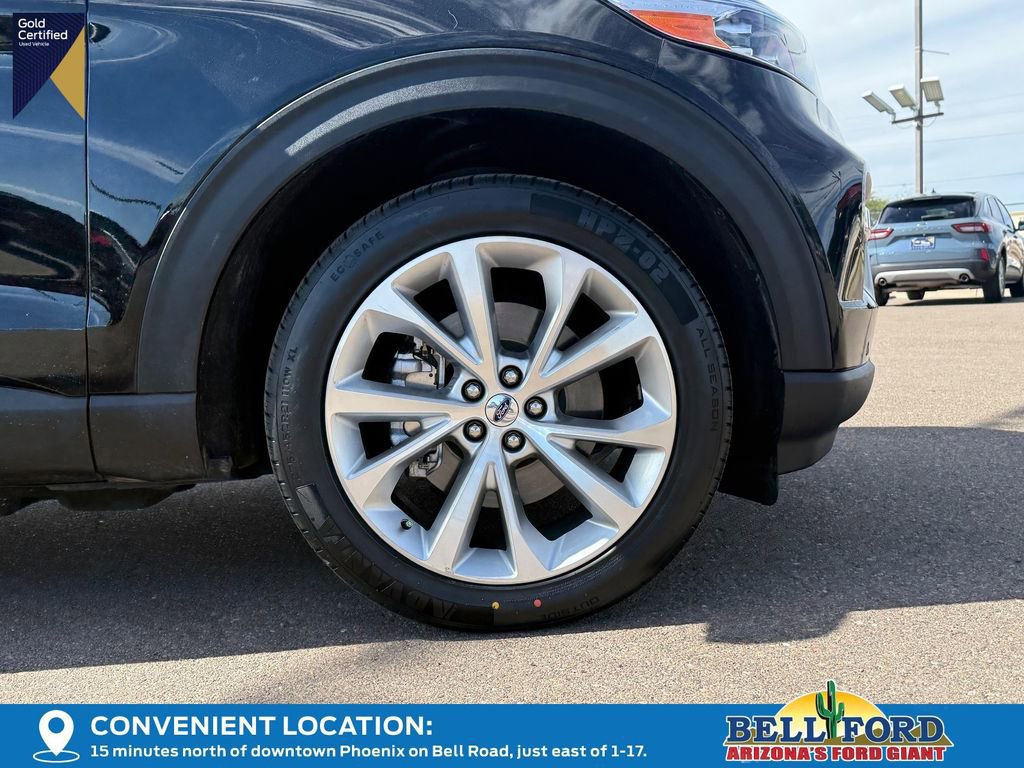 Certified 2023 Ford Explorer Platinum w/ Class IV Trailer Tow Package image 5