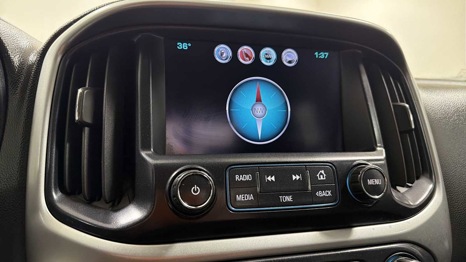 Used 2016 Chevrolet Colorado LT w/ LT Convenience Package image 20