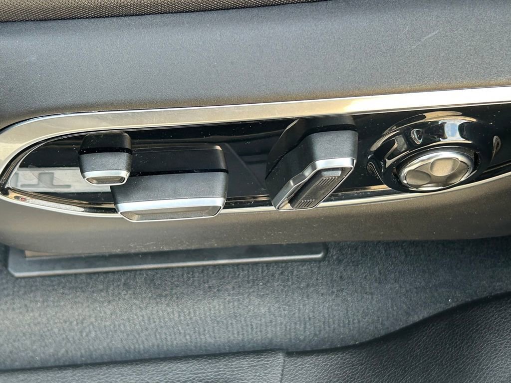 Used 2024 Jeep Grand Cherokee L Summit image 26