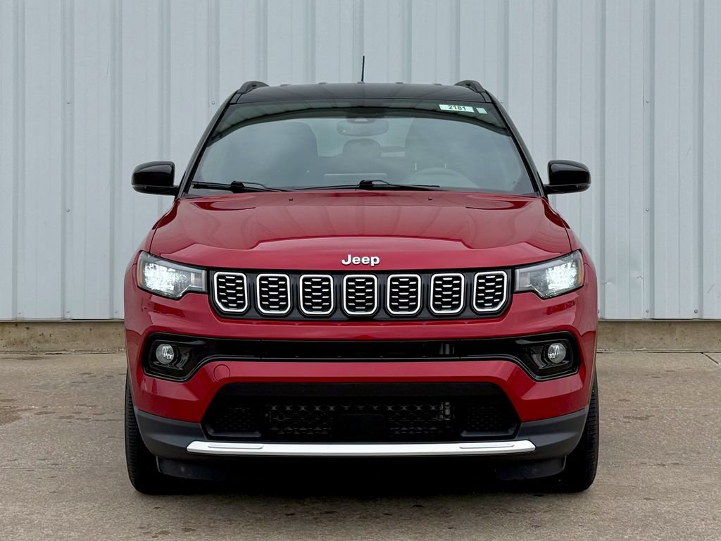 Used 2025 Jeep Compass Limited AWD/4WD image 9