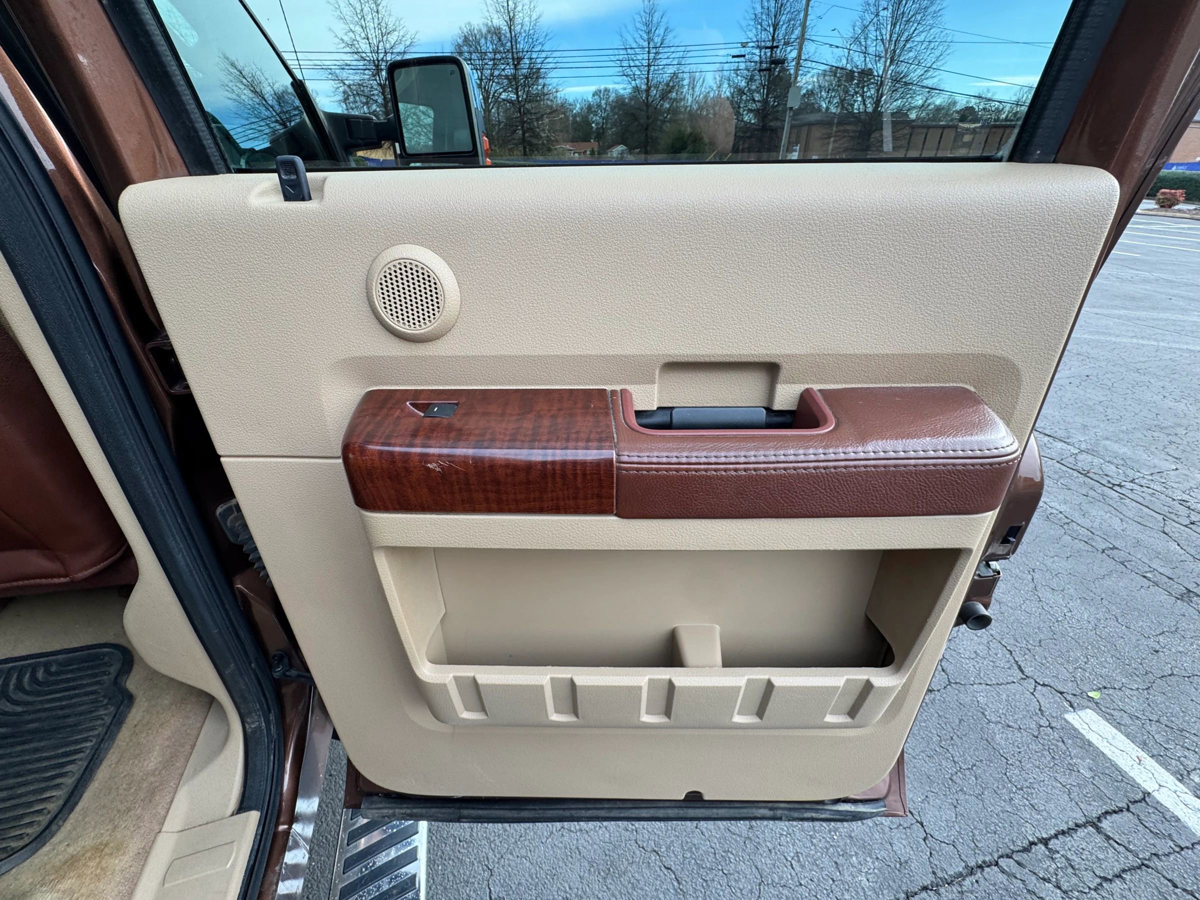 Used 2012 Ford F350 King Ranch w/ King Ranch w/Chrome Pkg image 21