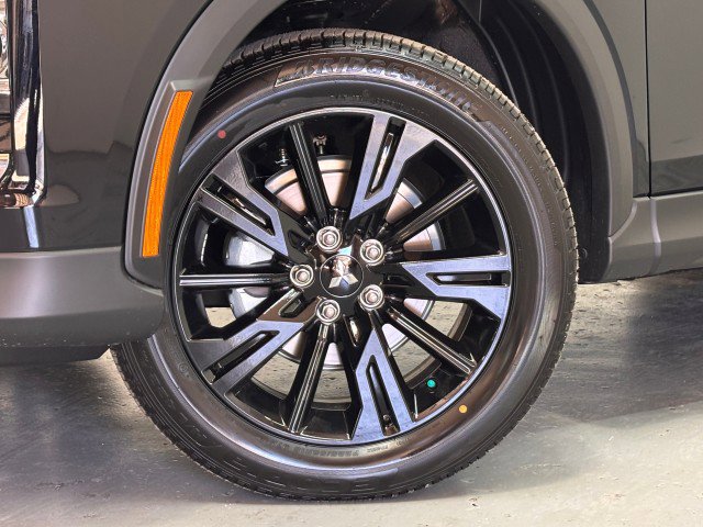 New 2026 Mitsubishi Eclipse Cross LE image 3