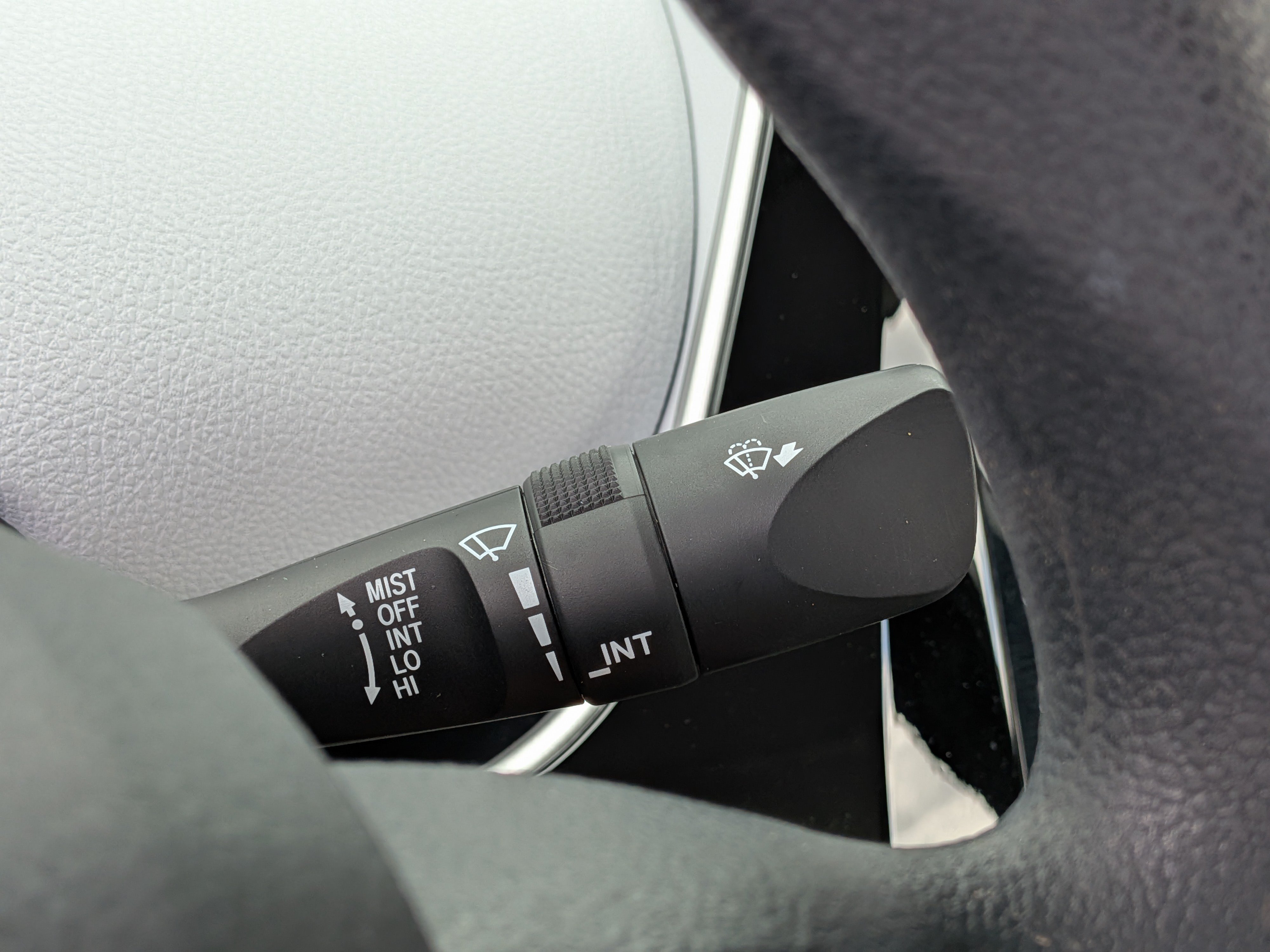 Used 2021 Toyota Prius L Eco FWD image 29